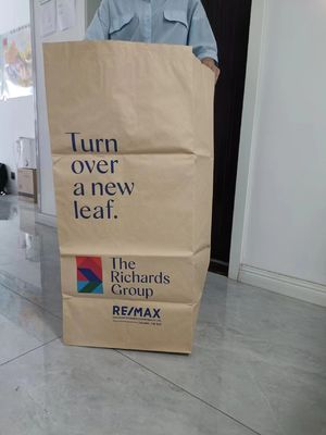 Las bolsas de césped de color marrón abierto y a prueba de humedad personalizadas